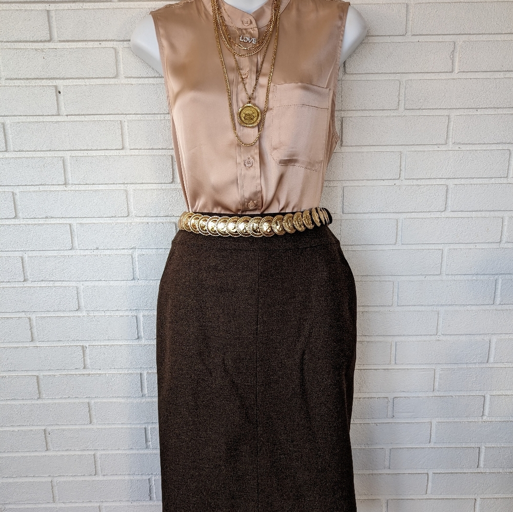 60% OFF CHANEL CASHMERE PENCIL SKIRT w/CHANEL BUTTONS . HAS SLIT POCKETS